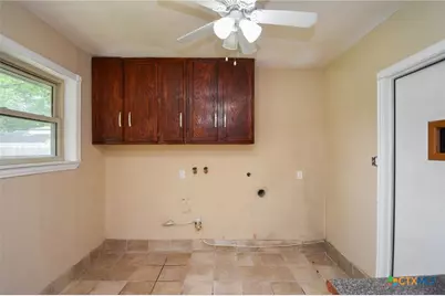 201 Canterbury Lane, Victoria, TX 77904 - Photo 25
