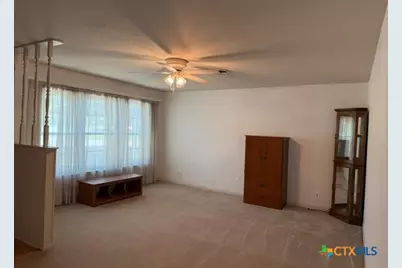 802 E 14th St, Cameron, TX 76520 - Photo 3