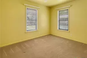 802 E 14th St, Cameron, TX 76520 - Photo 11