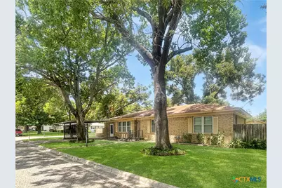 802 E 14th St, Cameron, TX 76520 - Photo 1