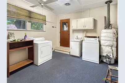 802 E 14th St, Cameron, TX 76520 - Photo 7