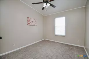 807 E Mesquite Ln, Victoria, TX 77901 - Photo 15