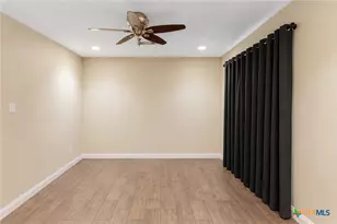 504 Maplewood Dr, Victoria, TX 77901 - Photo 3