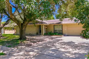 504 Maplewood Dr, Victoria, TX 77901 - Photo 1