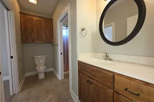 565 E Ward St, Goliad, TX 77963 - Photo 11