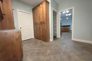 565 E Ward St, Goliad, TX 77963 - Photo 25
