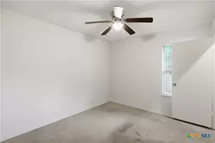 912 S 6th St, Temple, TX 76504 - Photo 13