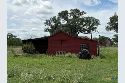 209 Rice Road, Yoakum, TX 77995 - Photo 37