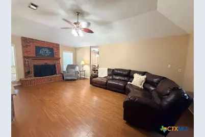 104 Hamlet Court, Victoria, TX 77901 - Photo 3