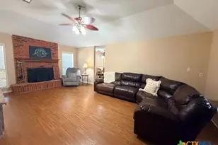 104 Hamlet Ct, Victoria, TX 77901 - Photo 3