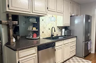 104 Hamlet Ct, Victoria, TX 77901 - Photo 5