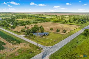 39 Woods Rd, Port Lavaca, TX 77979 - Photo 11