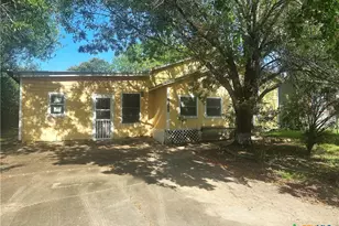 1503 Lova Dr, Victoria, TX 77901 - Photo 1