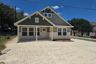 1071 Skyline Dr, Canyon Lake, TX 78133 - Photo 3