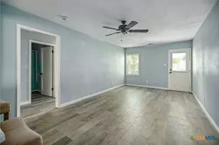 1610 E Rosebud Ave, Victoria, TX 77901 - Photo 7