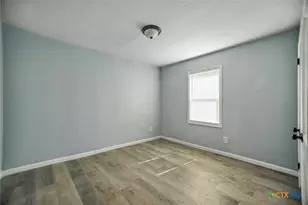 1610 E Rosebud Ave, Victoria, TX 77901 - Photo 13