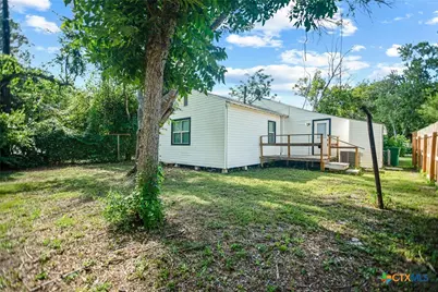 1610 E Rosebud Avenue, Victoria, TX 77901 - Photo 3