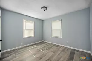1610 E Rosebud Ave, Victoria, TX 77901 - Photo 17