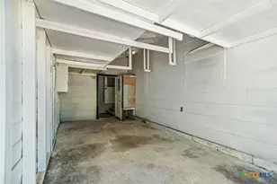 1610 E Rosebud Ave, Victoria, TX 77901 - Photo 25
