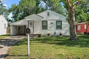 1610 E Rosebud Ave, Victoria, TX 77901 - Photo 1