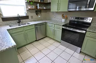 626 April Dr, Canyon Lake, TX 78133 - Photo 15