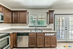 7273 Woodlake Cir, Belton, TX 76513 - Photo 11
