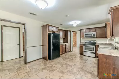 7273 Woodlake Circle, Belton, TX 76513 - Photo 7