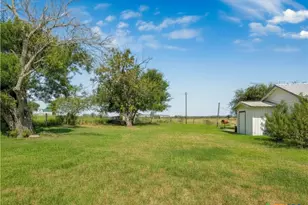 2520 Co Rd 232, Gonzales, TX 78629 - Photo 37