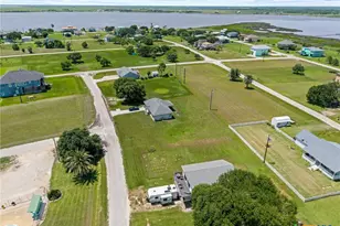 654 Calumet Dr, Palacios, TX 77465 - Photo 27
