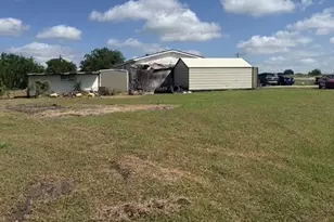 352 Stagecoach Hill Dr, Seguin, TX 78155 - Photo 3