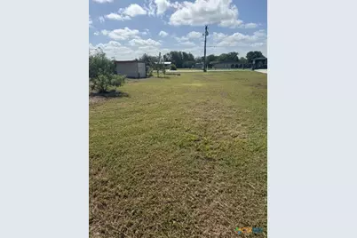 352 Stagecoach Hill Drive, Seguin, TX 78155 - Photo 5