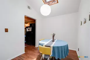 150 Lakeview Dr, Del Valle, TX 78617 - Photo 5