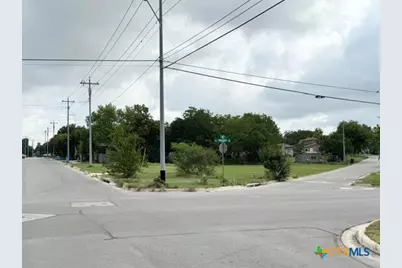 301 N Heideke Street, Seguin, TX 78155 - Photo 3