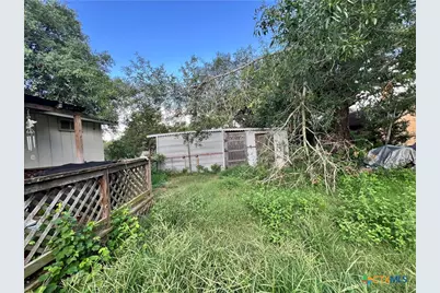 509 Pershing Street, Luling, TX 78648 - Photo 3