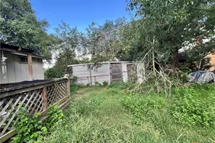 509 Pershing St, Luling, TX 78648 - Photo 3