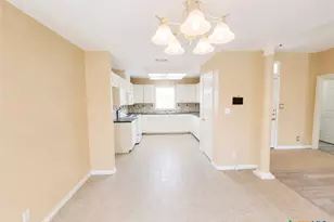 206 Belmoor Ln, Victoria, TX 77904 - Photo 9