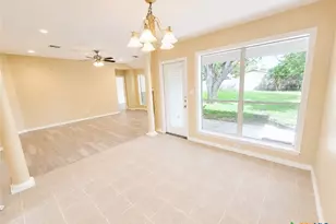 206 Belmoor Ln, Victoria, TX 77904 - Photo 7