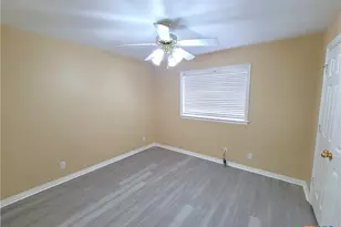 206 Belmoor Ln, Victoria, TX 77904 - Photo 13