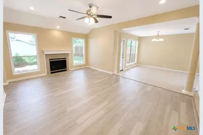 206 Belmoor Lane, Victoria, TX 77904 - Photo 3