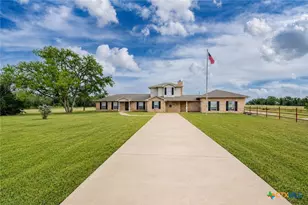 1506 Harwood Rd, Luling, TX 78648 - Photo 1
