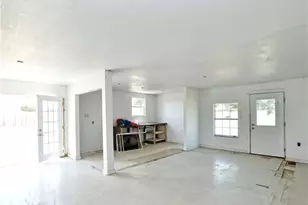 616 Rockdale St, Lexington, TX 78947 - Photo 9