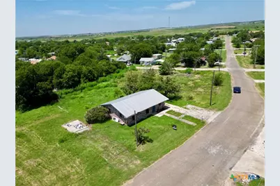 209 Prairie Avenue, Rogers, TX 76569 - Photo 3
