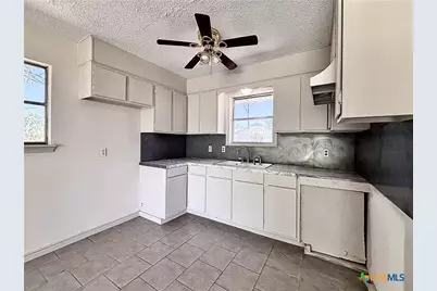 209 Prairie Avenue, Rogers, TX 76569 - Photo 7