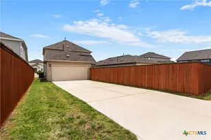 223 Flowers Ave, Hutto, TX 78634 - Photo 39
