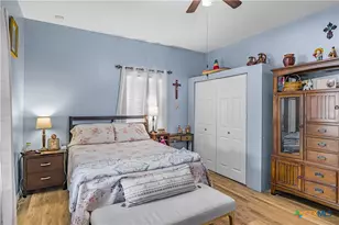 606 Schwab St, Yoakum, TX 77995 - Photo 17