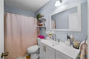 606 Schwab St, Yoakum, TX 77995 - Photo 25