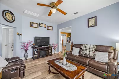606 Schwab Street, Yoakum, TX 77995 - Photo 9