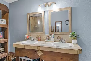 606 Schwab St, Yoakum, TX 77995 - Photo 23