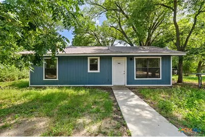 903 W 1st Street, Cameron, TX 76520 - Photo 1