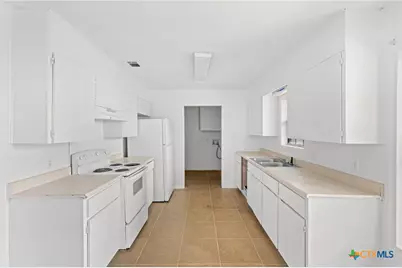 903 W 1st Street, Cameron, TX 76520 - Photo 3